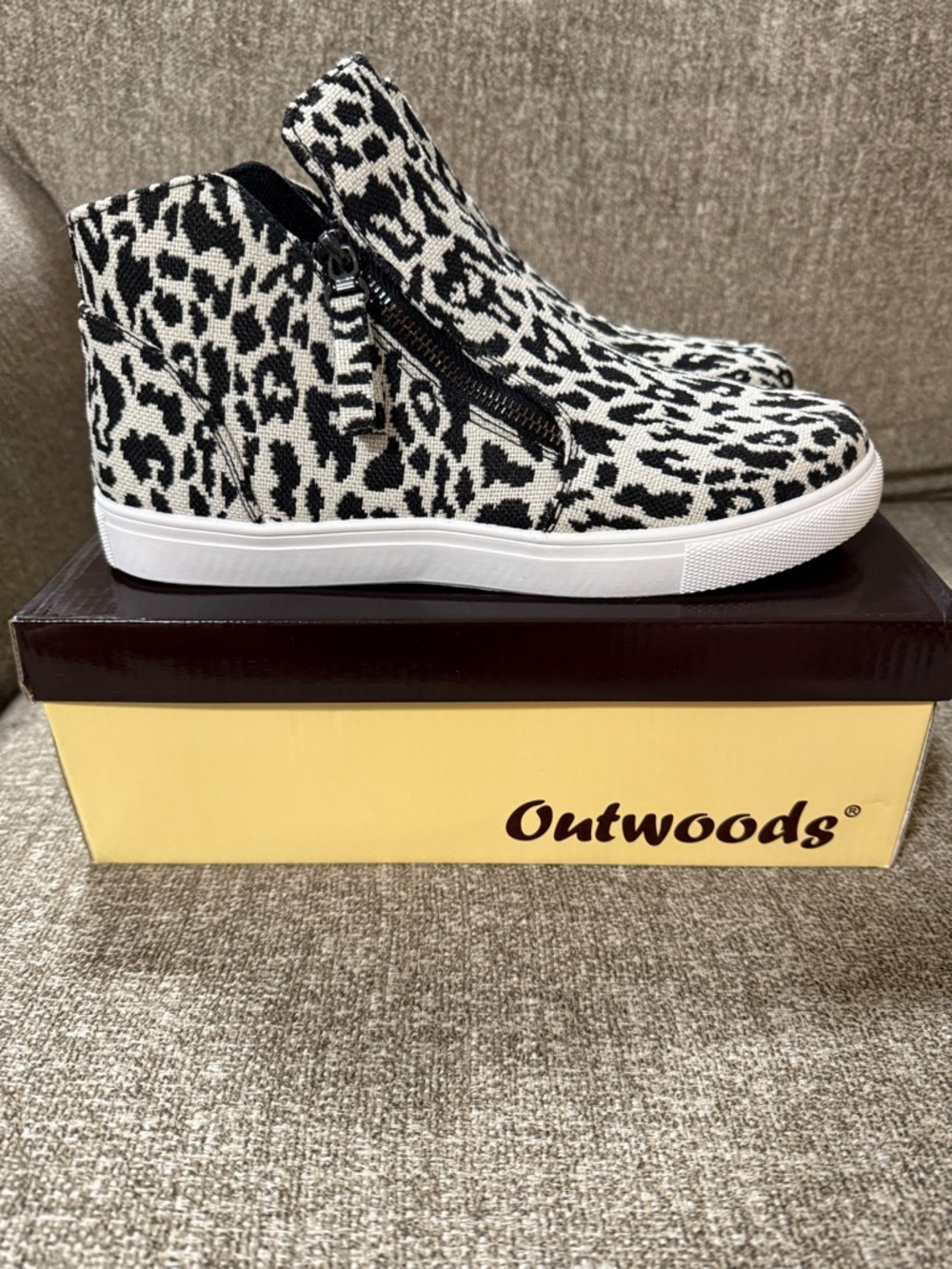Outwoods Black and White Leopard Side Zip Sneakers